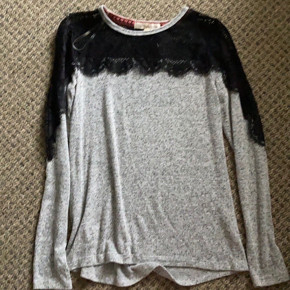 Long sleeve with lace top